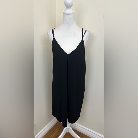 Alice + Olivia Dresses & Skirts - Alice + Olivia Lianne Mini Dress Womens Medium Black Racer Back V-Neck S Cut
Out